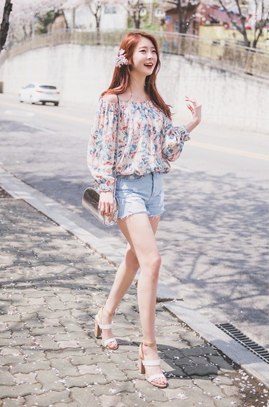 Đừng bỏ qua 4 kiểu phối đồ với áo trễ vai xinh lung linh thế này Đừng bỏ qua 4 kiểu phối đồ với áo trễ vai xinh lung linh thế này